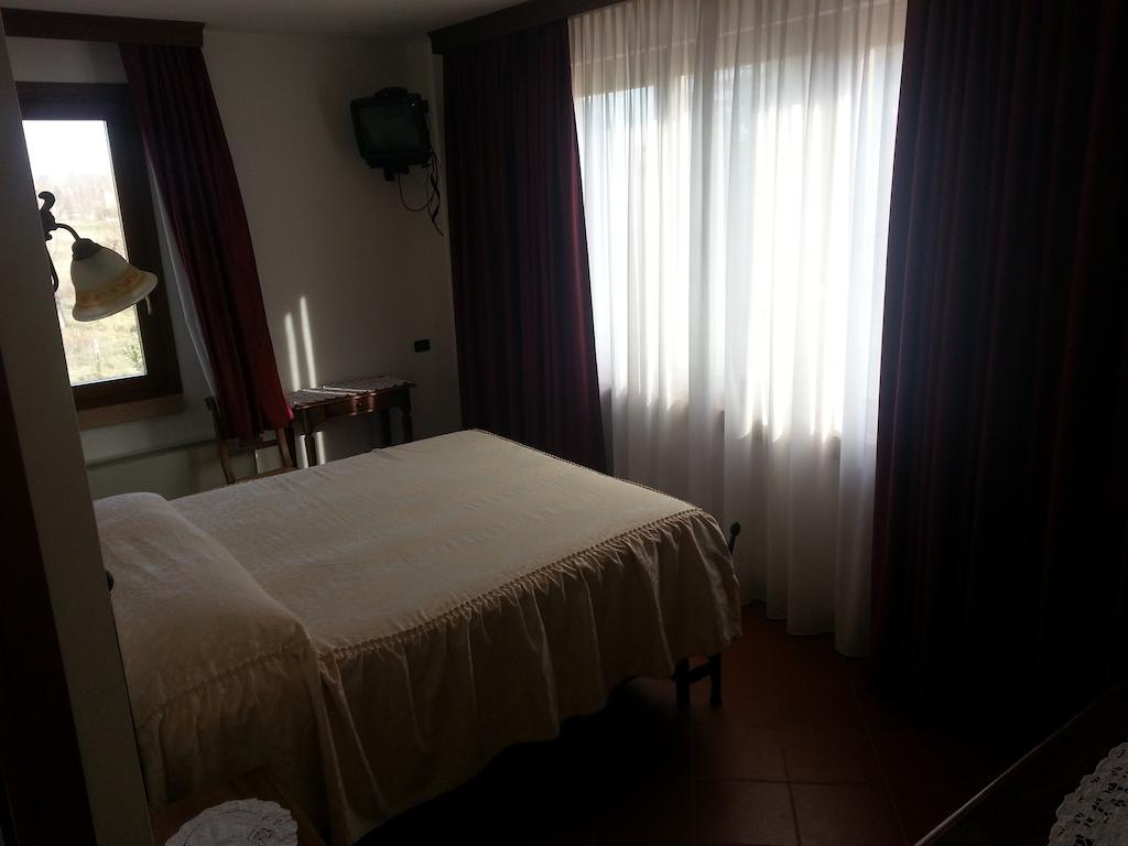 Agriturismo Corte Trincerone Mantua Kamer foto